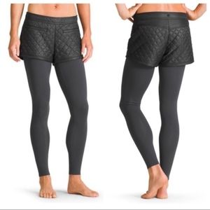 Athleta Toasty Buns Quilted Down Shorts
